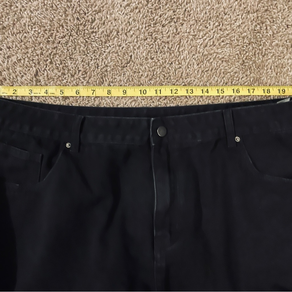 Women’s plus size black jeans - Picture 3 of 6
